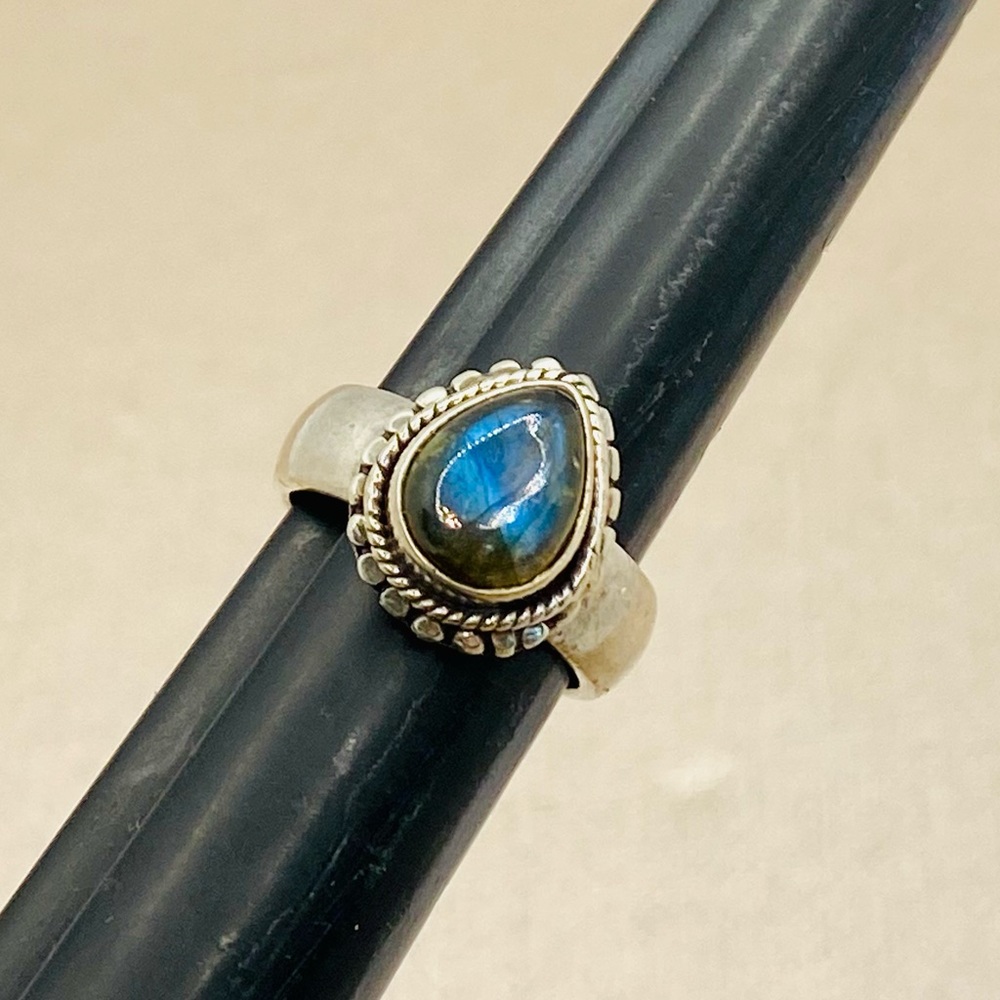 EUC 925 Sterling Silver Natural Pear Shaped Labradorite Boho Ring